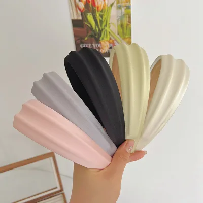 Spring and Summer Fresh Headbands for Women 2024 New High-end Wide-brimmed Hairpins and Bundles, Versatile Outing Headbands