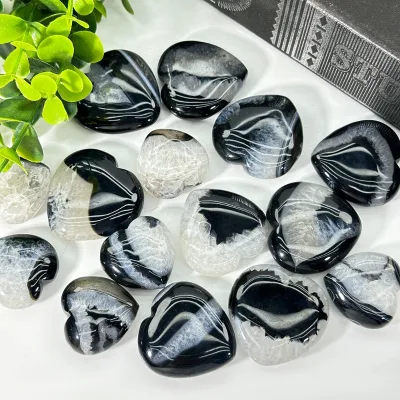 New Arrival Natural Crystal High Quality Black Agate Hearts Healing Stone Black Agate Heart for Gifts and Decoration