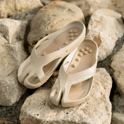 Open toe flexible outdoor mens eva slippers