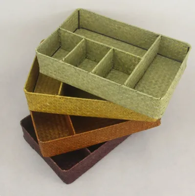 Hot Selling Eco-friendly Natural Seagrass 5 Compartments Handmade Storage Basket for Bathroom Bedroom Make Up Organization