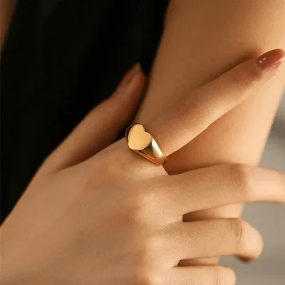 EManco Fashion Stainless Steel Big Heart Ring Waterproof Engagement Jewelry 18k Gold Plated Stainless Steel Chunky Heart Ring