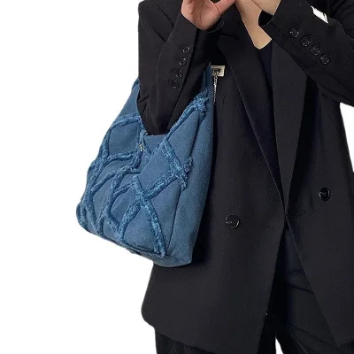 Women's Large Capacity Denim Tote Bag with Zip Closure Versatile for Commuting Studying Shopping