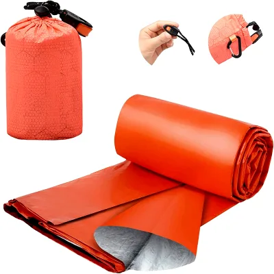 Emergency Survival Gear Lightweight Aluminum Film Sleeping Bag with Whistle and Buckle