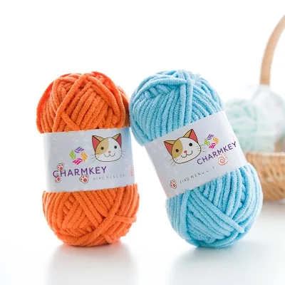 3.5mm 60m 50g Wholesale Soft Chunky Chenille Yarn 100% Polyester Skein-friendly Chenille Fancy Yarn for Baby Scarf