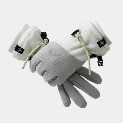 Wholesale Touch Screen Windproof Thermal Woman Sports Gloves in Many Colors