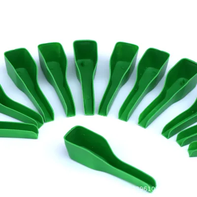 Bird feeder and feeding spoon, plastic bird feeding spoon and scoop, for adding water and food