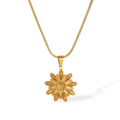 Fashion Three-dimensional Small Flower Pendant Necklace Tarnish Free 18k Gold Plated Stainless Steel Necklace for Women