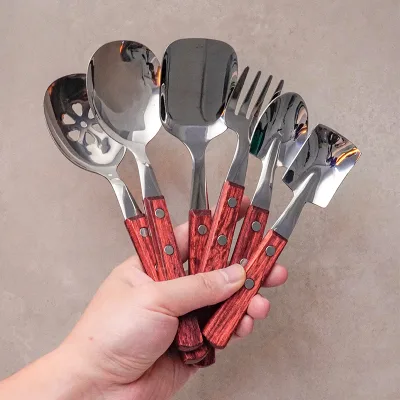 Hot Sale Kitchen Gadget Stainless Steel Public Spoon Colander Sharp or Square Shovel Fork Kitchenware Redwood Handle Cutlery Set