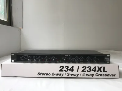 Professional Passive Stereo 2 3 Way Crossover with Noise Reduction Construction for for Stage Performance 234XLXS