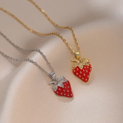 Sweet Strawberry Zircon Pendant Necklace Titanium Steel Zircon Fruit Strawberry Temperament Necklace Fashion Jewelry for Women