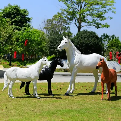H001 Custom FRP Horse Sculpture Urban Landscape Outdoor Commercial District Leisure Craft Statues Aesthetic Resin Crafts