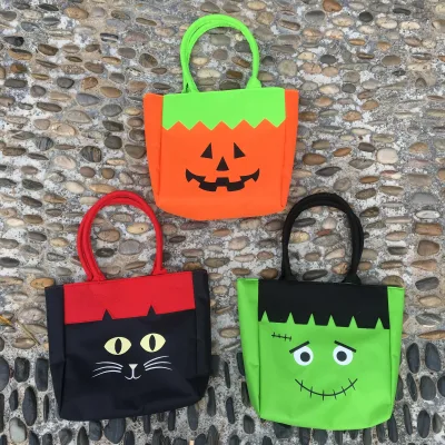 Wholesales Non Woven Cartoon Halloween Handbag for Candy Halloween Treat Tote Gift Bag Cookie Bag
