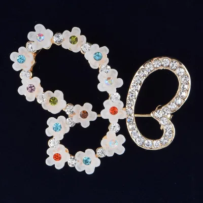 Fashion Temperament Butterfly Brooch Elegant Design Sense White Stone and Rhinestone Brooches Women Jewelry