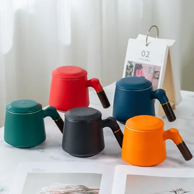 Custom Logo Ceramic Tea Cup With Wooden Handle Enamelled  Mug with Infuser and Lid Personalized Ceramic Tea Mug with Filter