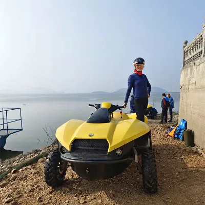 Factory Direct High Quality 1400cc ATV Stylish Fancy Lake China Quadski Autobus Amphibie with 4 Stroke Engine