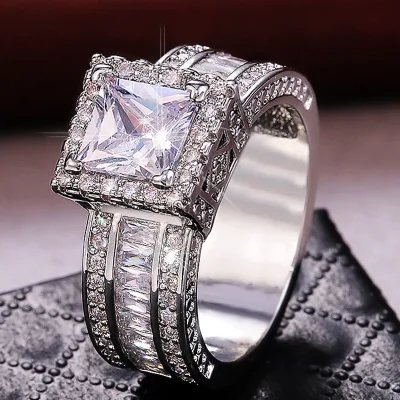 Hot Selling Sparkling Cushion Cut Zircon Square Ring Fashion Silver Plated Cluster Rings Wedding Engagement Anniversary Gift