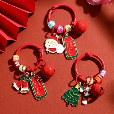Wholesale Cartoon Christmas hang Tag Pendant Creative Metal Santa Claus Keychain Couple Bag Accessories Gifts