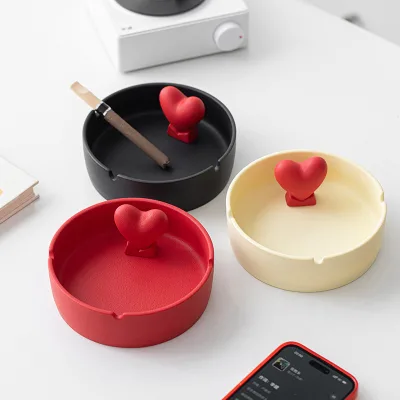 Modern Creative Heart Ceramic Portable Ashtray Anti-Fly High-End Light Luxury Trendy Style Home Outdoor Living Room Office