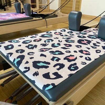 Custom Color Microfiber & Natural Rubber Eco-Friendly Non-Slip Dark Chocolate Red 96x56cm Set Cover Pilates Reformer Machine Mat