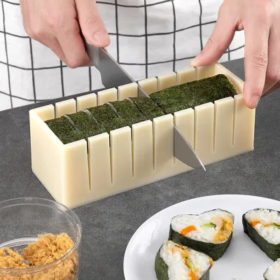 Heart Round Shape 3-Piece Set Rice Roll Maker Sushi Mold Kits Diy Home Utensils Set Machine Japaneserice Kit Plastic Sushi Maker