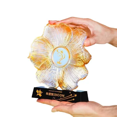 Creative Glass Metal Wooden Crystal Trophies for Award Presentation Carved Corporate Valentine's Day Gift for Souvenir Decor