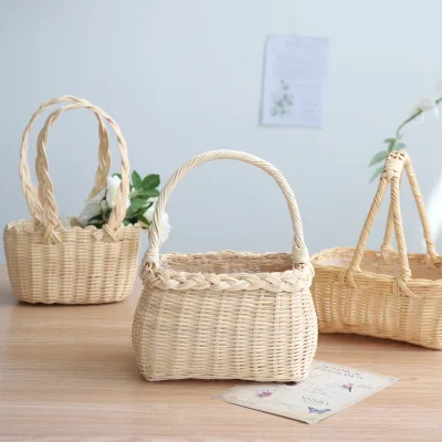 Handmade Bamboo and Rattan Woven Baskets, Fruit and Flower Art Arrangements, Flower Baskets and Gift Baskets.