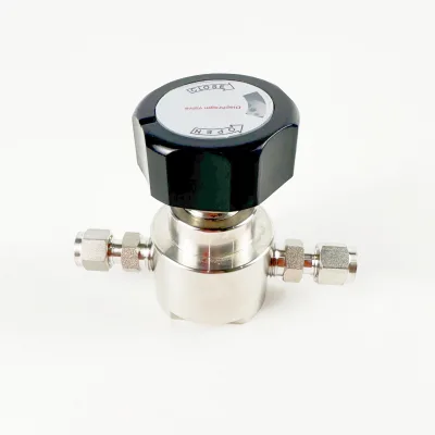 Lightinglok 1/4in Male VCR EP Grade Straight Diaphragm Valve 316 Stainless Steel Manual Ultra High Purity Gas High Temperature