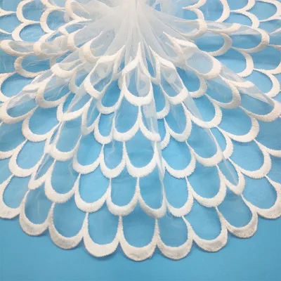 Factory Direct 27cm Wide White Floral Embroidery Lace Fabric Mesh for Wedding & Garment Decoration