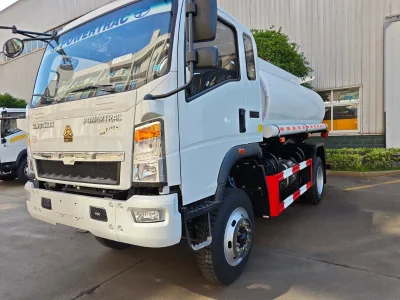 SIN0TRUK HOW0 4x2 6 6CBM New Anti-Corrosion Multi-Compartment Mobile Refueling Tanker Truck Diesel Fuel Oil Tank Dispenser Hose
