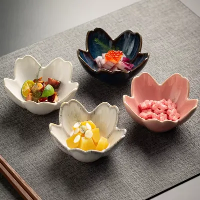Creative Ceramic Seasoning Dishes with Lotus Shape Smooth Glaze for Home Hot Pot Dipping Sauce and Snack Sushi Serving
