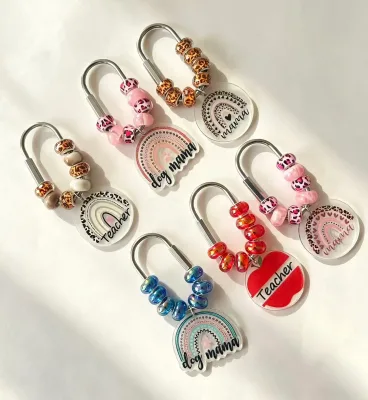 Stainless Steel Lock Carabiner Key Chain, Beaded Keychain with Acrylic Rainbow Charm, Teacher, Dog Mom, Mama Gift Bag Pendant