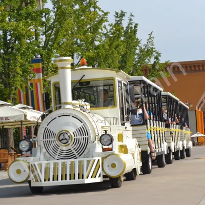 Latest Design Kids Funny Attraction Interesting Theme Park Equipment Manege Train Amusement Tourist Trackless Train for Sale