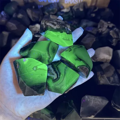 Wholesale Fluorescent Volcano Agate Freeform UV Light Glow Polished Agate Specimen Crystal Healing Home Ornament Bulk Supply