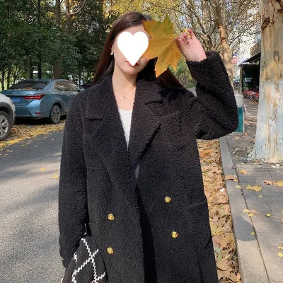 2024 New Young Style Lamb Fur Integrated Trench Outwear for Women Black Long Winter Sheep Shear Outerwear