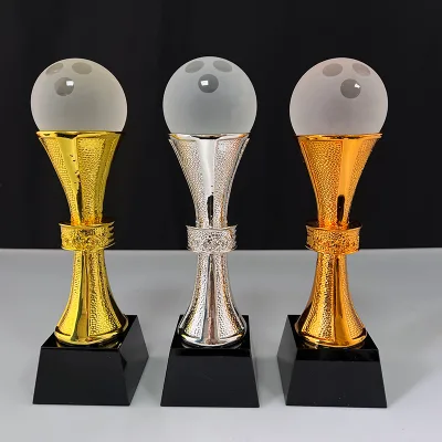 MH-NJ0220 Trophies Gold Silver Crystal Cricket Trophy Customized Competition Sport Crystal Glass Pick Ball Trophy