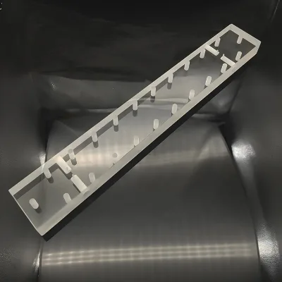 Factory Customization High Light Transmittance UV Transparent Quartz Plate With Hole for Laboratory