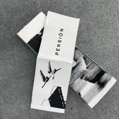 Wholesale Eco-Friendly Stitch Polyester Clothing Size Labels Center Fold Rectangle Square Patterns Silk Screen Roll Garments