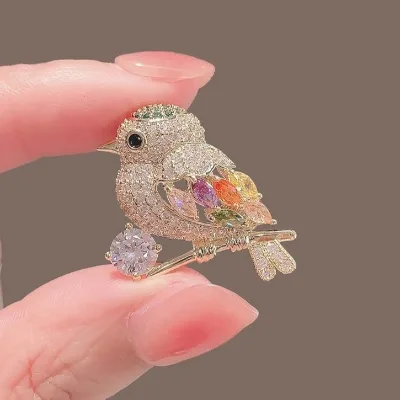 Personalized Magpie Bird Brooch with Full Diamond Anti-Travel Buckle Suit Pin Accessories Alloy for Gifts Weddings Engagements