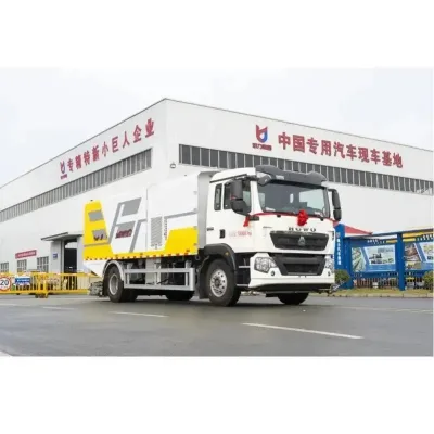 Factory Price Howo Medium 4x2 Road Cleaning Truck for Airport City Road 7CBM High Pressure Vacuum Street Road Sweeper Truck