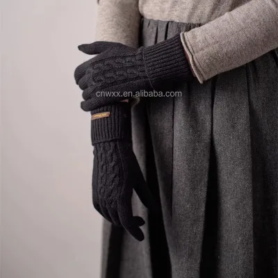 Luxury Ladies Winter Gloves Elegant Cable Knit Cashmere Cuffed Mittens Winter Accessory