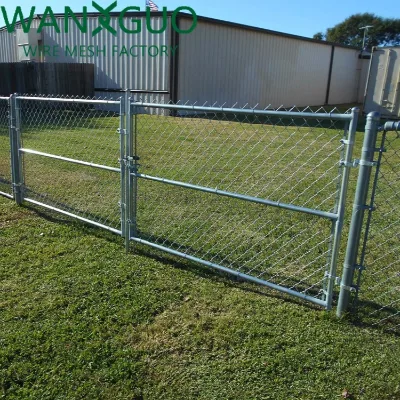 Professional Factory Hot Dipped Galvanized Diamond Hole Cyclone Wire Fence Chain Link Fence