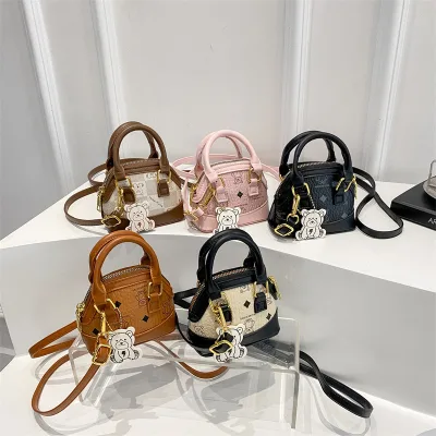 Korean-style Unisex PU Winter Shoulder Bag Chic Mini Cute with a Little Bear Print Baby Handbag Children Shell-shaped Bag