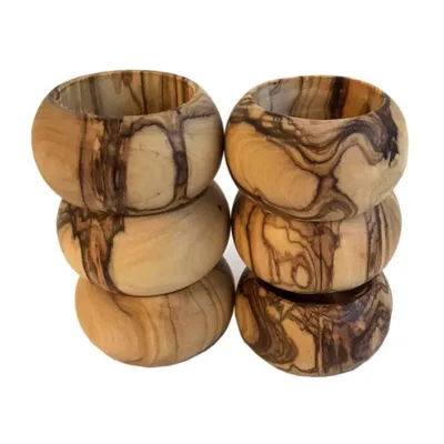 Hot Selling Rubber Wood Napkin Ring Customize High Quality Wooden Table Decoration Heart Shape Wooden Napkin Ring