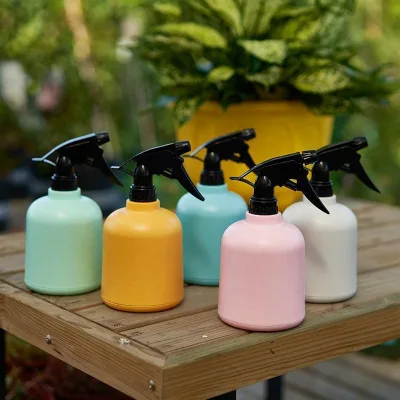 Colorful Portable Plastic Household Water Can with Air Pressure Spraying for Sanitation Disinfecting and Watering Flowers