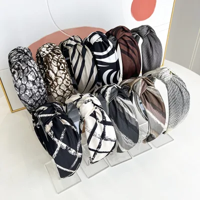 2024 New Vintage Striped Knotted Headbands Fabric Luxury Printed Knot Women Hairband Classic Black Fashion Hair Accessories