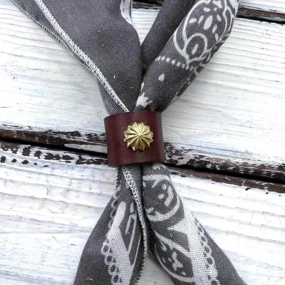 American-style Vintage Secondhand Retro Square Scarf Clip First-layer Cowhide Amekaji Artistic Instagram-style Buckle Brass Ring