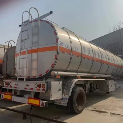 Liquid tank