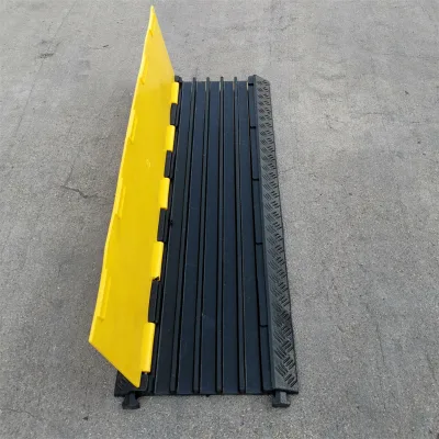 Rubber Speed Bump 900x330x30mm 6.5kg 2pcs/Bag for Roadway Use
