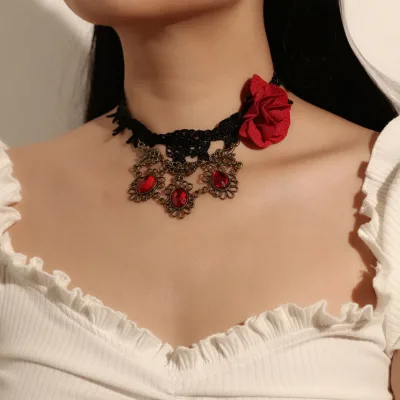 Hot Sale European American Retro Lace Gothic Flower Short Choker Necklace for Women Clavicle Chain Clothing Accessory Party Gift