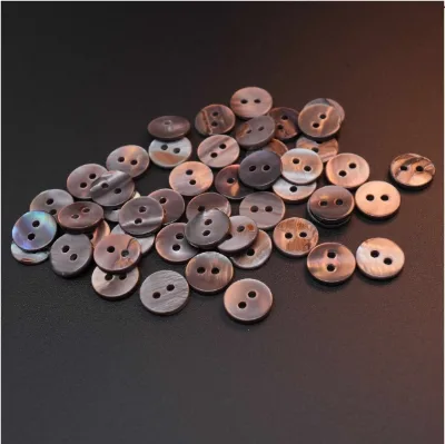 Wholesale 4-Holes Natural Shell Buttons Polished Flatback Style for Fashion Clothing Eco-Friendly Buttons Custom Color
